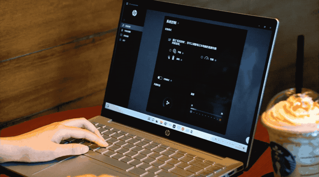 hp笔记本开机闪屏，电脑开机一直闪屏怎么办（可能会改变你对轻薄本的偏见）