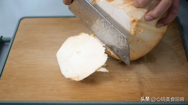 青椰子怎么打开，内行人开椰子取肉（超市买的青椰子怎么打开）