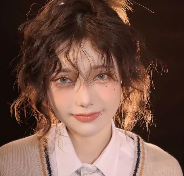 占有欲强爱吃醋的文案，偏执狂爱一个人的表现（委婉表达吃醋的文案）