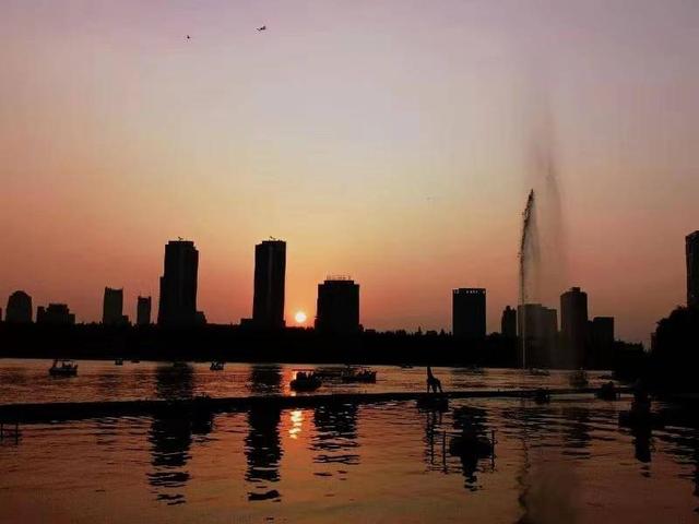 玄武湖导游词，玄武湖导游词简短（玄武湖曾消失200多年）