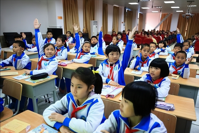 中专可以考小学教师资格证吗，中专学历可以考小学教师资格证吗（这3类人不允许报考教师资格证）