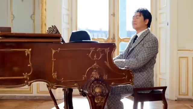 勇敢的向前走是什么歌，迎着彩虹勇敢的向前走是什么歌（海澜之家代言人周杰伦新专辑《最伟大的作品》终于正式上线啦）