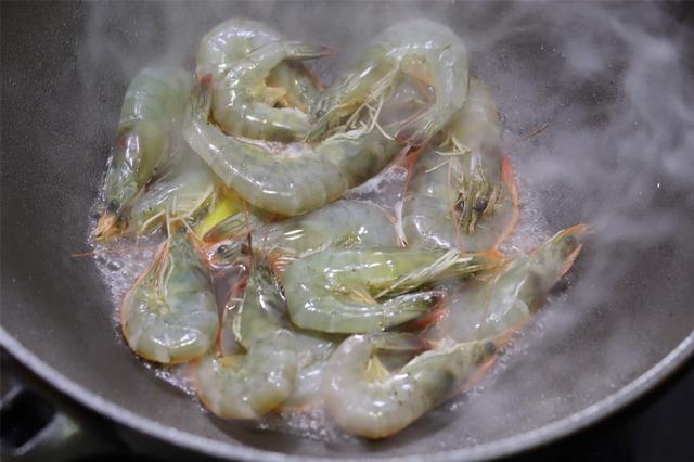 夏天可以吃羊肉吗，夏天可以吃羊肉吗 夏天清炖羊肉怎样做（建议少吃猪肉羊肉）