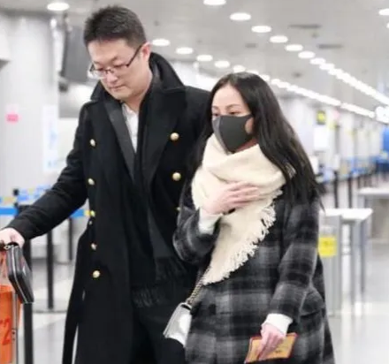 姚笛现状如何，身材高挑气质十足（姚笛：和文章当街拥吻）