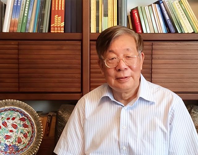 辽宁号是从哪个国家买来的，辽宁号航空母舰（辽宁号航空母舰排水量）