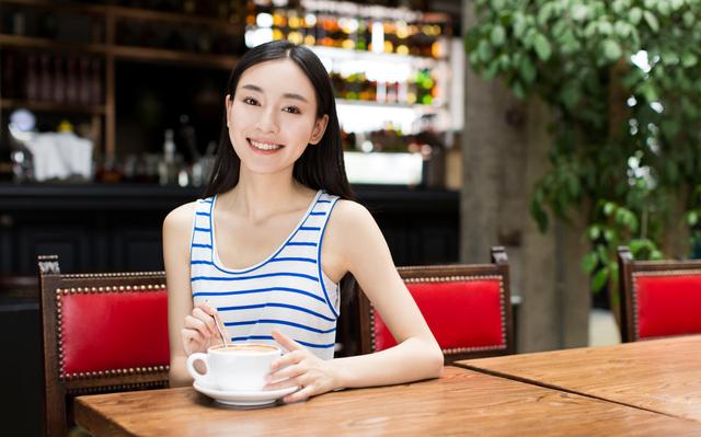 女人安静了男人反而会想念，分手后女人安静消失最好（反而越让男人着迷）