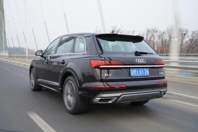 奥迪派克峰内饰图片，奥迪派克峰报价及图片（价值2.7亿的奥迪）