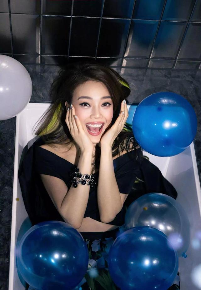 闺蜜日是几月几号，被闺蜜阿Sa吹灭蜡烛（闺蜜日是几月几号2021）