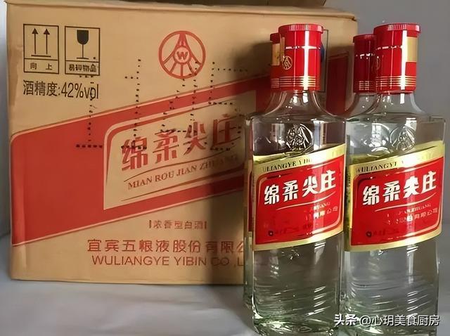 市场白牛二是勾兑白酒吗，一瓶20元不到的白牛二