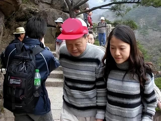 杨振宁与翁帆有孩子吗，杨振宁与翁帆结婚16年（当年28岁嫁给8旬老人的翁帆）