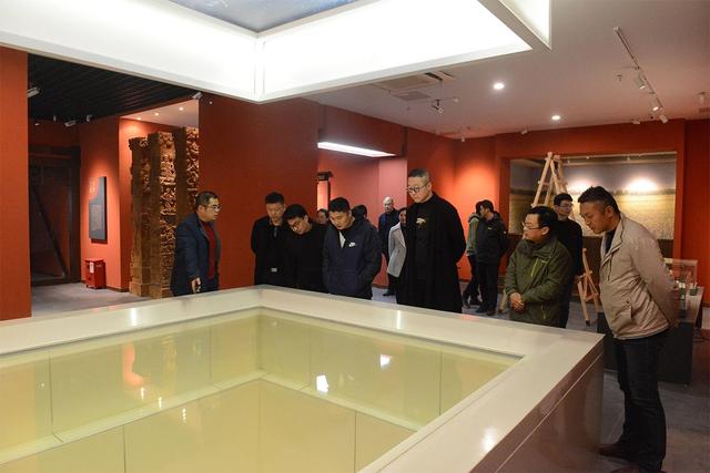 汉朝距今多少年，汉朝多少年（江苏出土千年古墓）