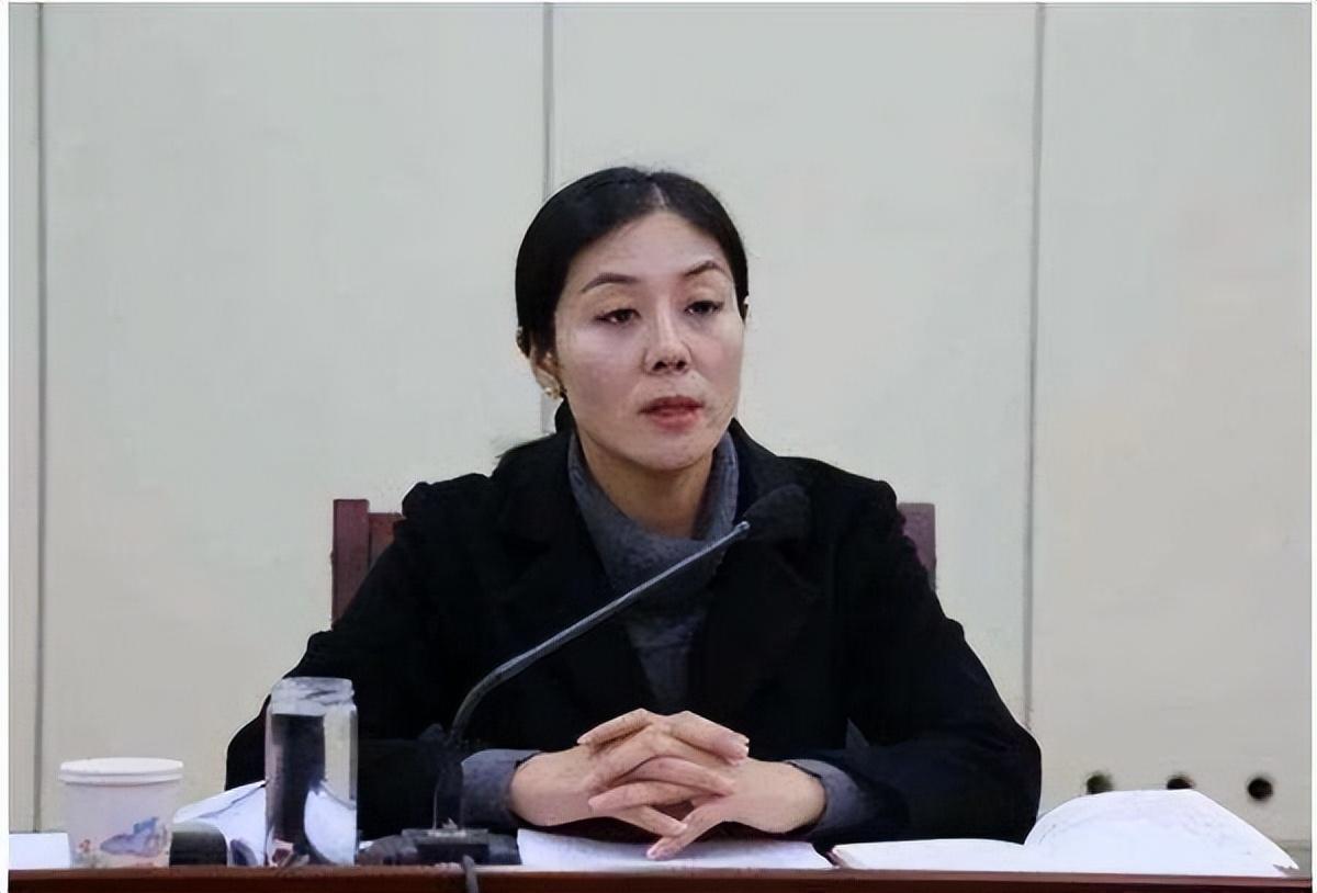 姜保红是如何进行"情色交易"的?