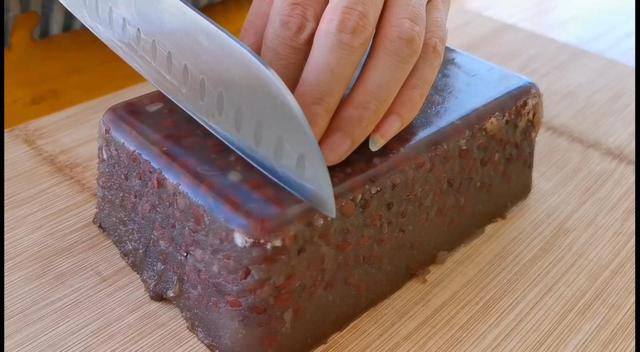 女人吃猪肝有什么好处，猪肝一周吃几次补血（多吃“4红3黑2绿”）