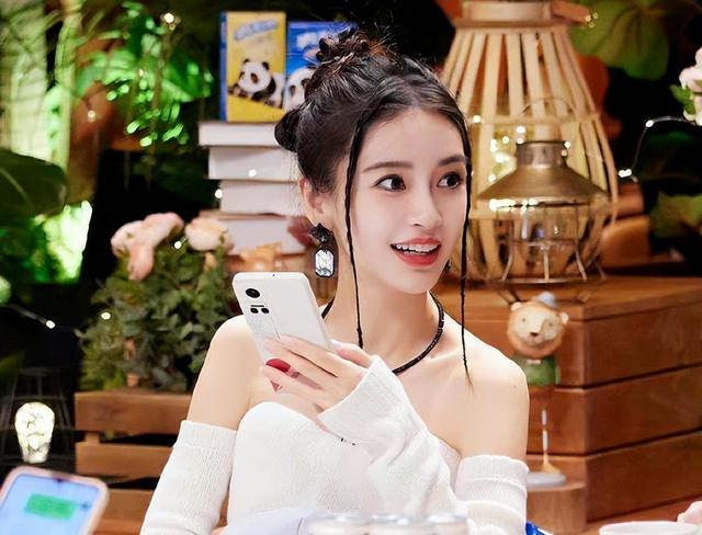 李承铉个人资料，李承铉第一任妻子（吴昕、李承铉朋友圈曝光）