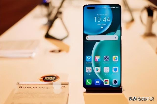 荣耀手机怎么截长图，荣耀手机怎么截长图微信聊天记录（荣耀手机在哪里开启实时网速显示功能）