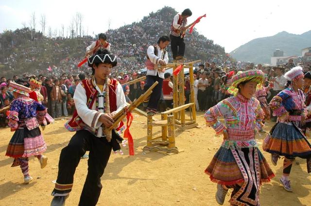 花炮节是哪个民族的传统节日，花炮节是哪个民族的节日（原来广西人过年的花样这么多……）