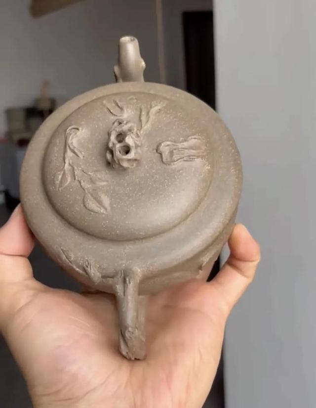 紫砂青段泥在紫砂里边是什么档次，高工花器作品顶级青段泥