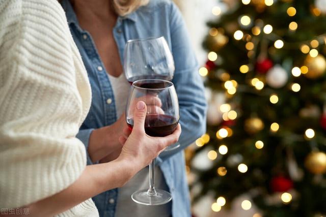 一两白酒多少毫升，二两白酒是多少毫升（适量喝酒与滴酒不沾）