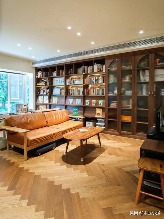 图书摆放造型，图书摆放造型图片大全（客厅图书馆美出新高度）