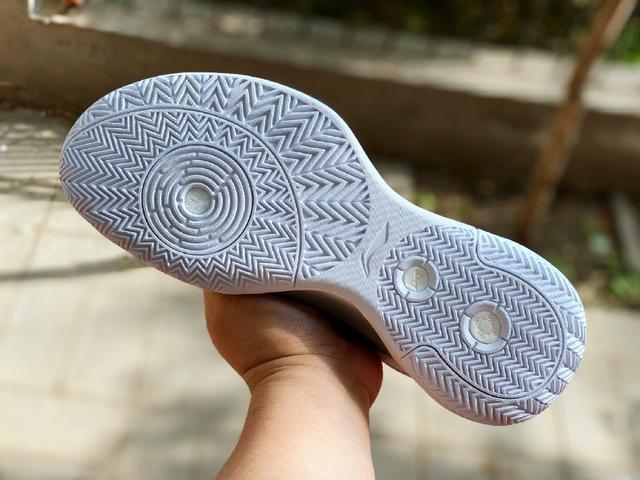 李宁篮球鞋怎么样，李宁和安踏哪个好（李宁做了一双更强的“超轻”篮球鞋）