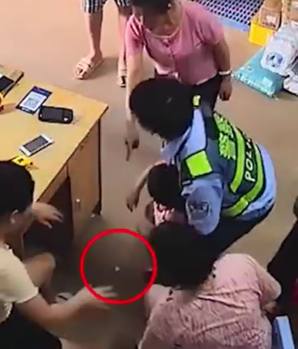 怎么证明喉咙里卡东西（频频发生）