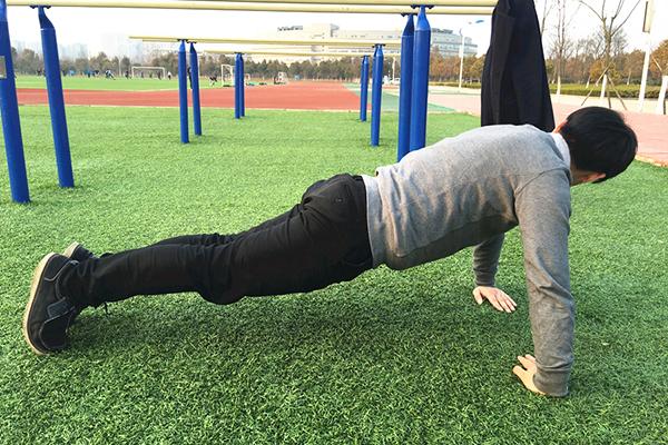 高强度运动对身体有好处吗，高强度运动对身体有好处吗女生（坚持做俯卧撑，身体得到了什么）