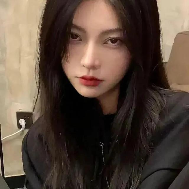 /姊非姊/，微信头像，/姊非姊/（“拽姐，你的头像该换了”）