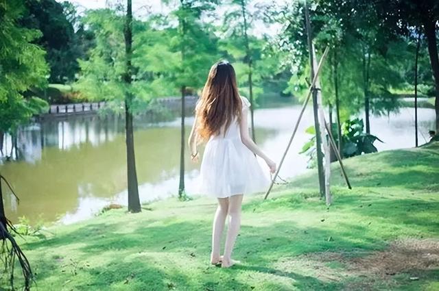 男人更爱小三胜过老婆的表现，男人真爱小三的表现（在男人心里，原配真不如小三吗）
