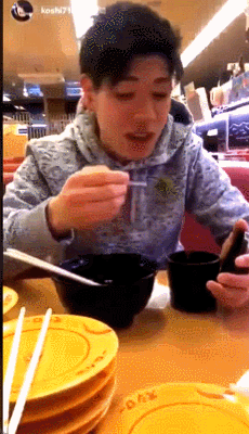 好听的日本男生名字，好听的日本男孩名字有哪些（日本17岁男生往回转寿司上抹口水、舔酱油瓶）