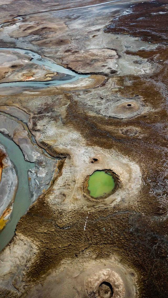 新疆多个休眠火山，新疆有火山岩吗（新疆神秘的帕​米尔之眼）