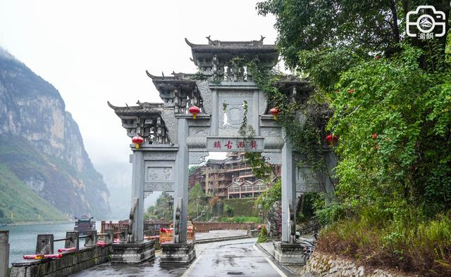 酉阳桃花源景区，重庆酉阳桃花源景区几月份去合适（桃花源、叠石花谷、龚滩古镇等六大景点玩到尽兴）