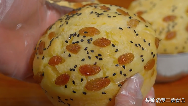 粉色蒸蛋糕的做法，粉色蛋糕怎么做（出锅松软又香甜）