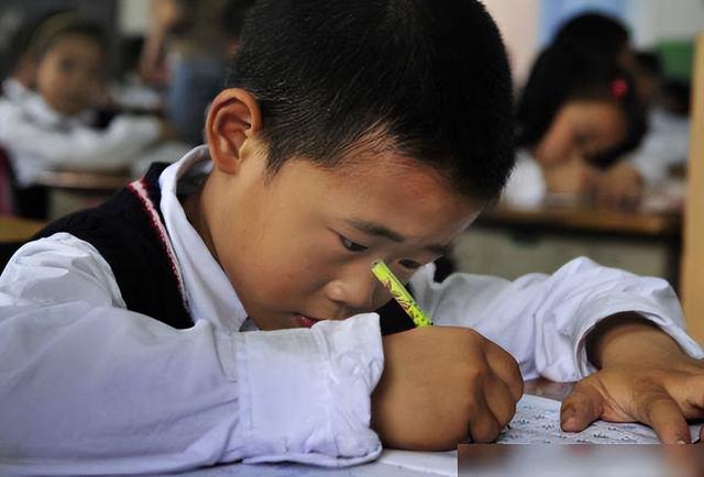 检讨书的正确格式图片，检讨书怎么写（小学生藏头诗式检讨书）