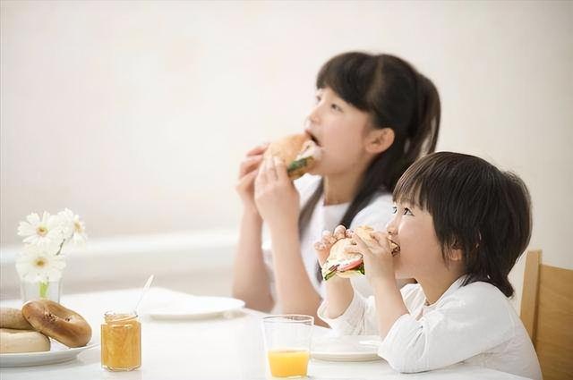 宝宝几岁开始认识数字比较好，孩子几岁开始认识数字比较合适（二胎最合适的年龄差是这个数）