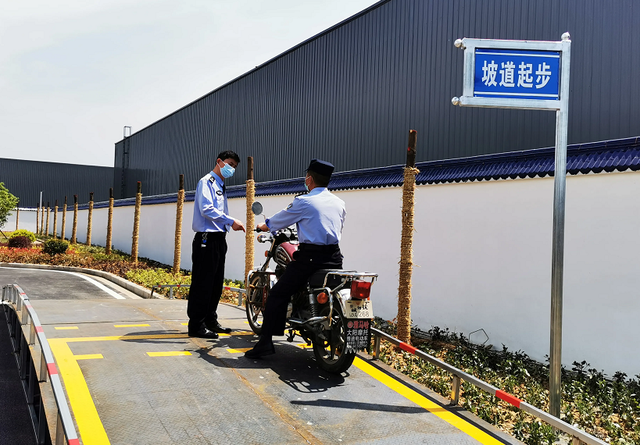 电动车驾驶证怎么考，电动车驾驶证要多少岁（电动车、三轮车要驾照）