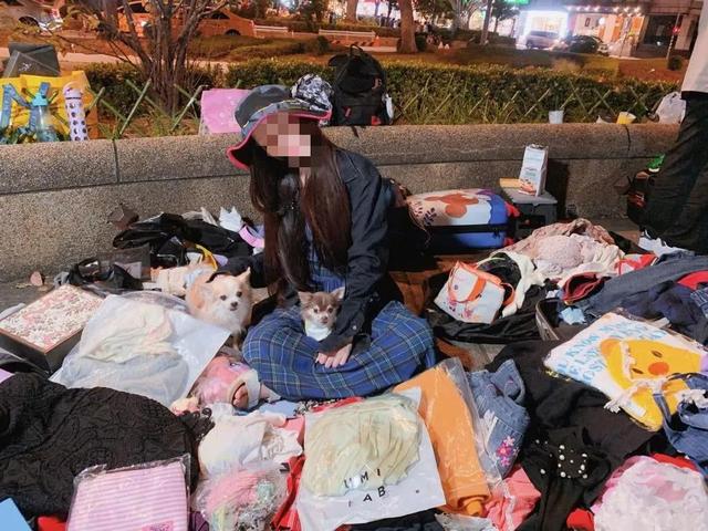 谁说女人不适合摆地摊？这些项目就很适合女人来做
