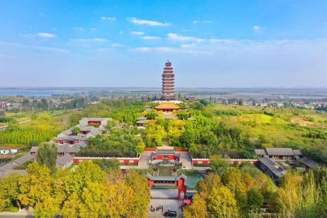 济宁旅游景点大全，济宁周围的旅游景点大全推荐一下（三孔、微山湖、两孟、水泊梁山……）