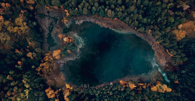 左耳电影剧情介绍，电影左耳剧情介绍（满屏都是“情欲”的撩拨）