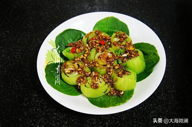 白灼小油菜最正宗的做法，白灼油菜窍门（春天女人多吃这菜）