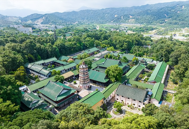 韶关旅游景点，旅游韶关旅游景点（“有山千丈色如丹）