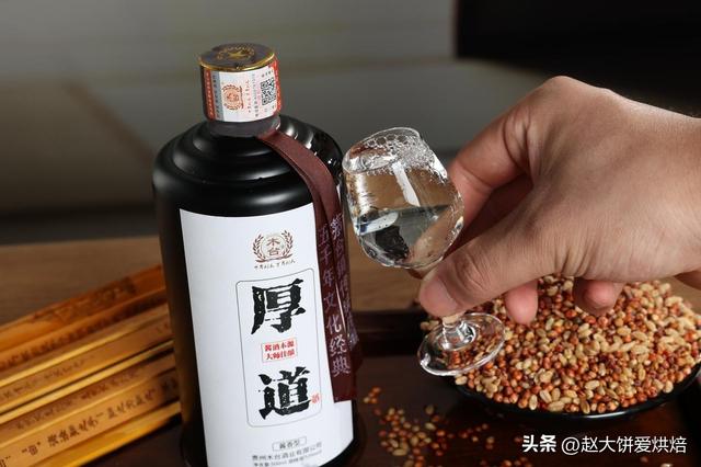 敬酒词大全绝对实用，年终敬酒词大全绝对实用（可别干站着当“哑巴”）