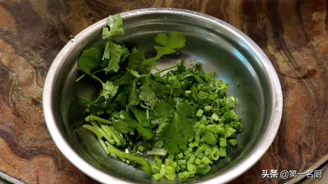 春天适合吃什么，春季适合吃什么食物养生（也要多吃这六种时令菜）