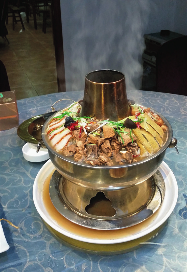 怎么做天水杂烩，天水杂烩菜的家常做法（天水的年肉，“蒸”的很够味）