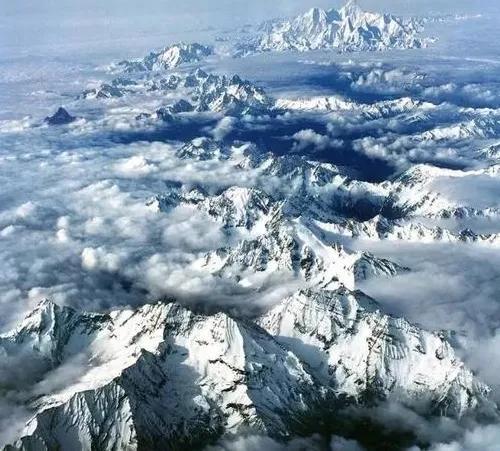 世界上最长的山脉是什么，世界最长的山脉（祖国大好河山欣赏之卡瓦格博峰）