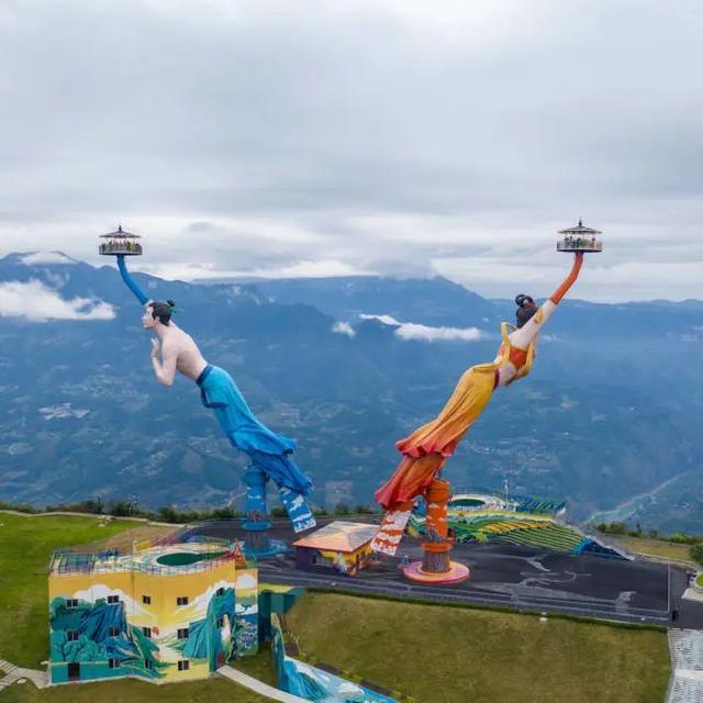 全国各地的摩天轮，有些摩天轮越转越浪漫