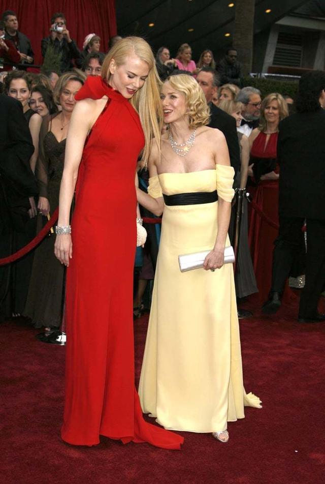 关于欧美著名艳星的信息，好莱坞两位顶流女星惊爆同性绯闻