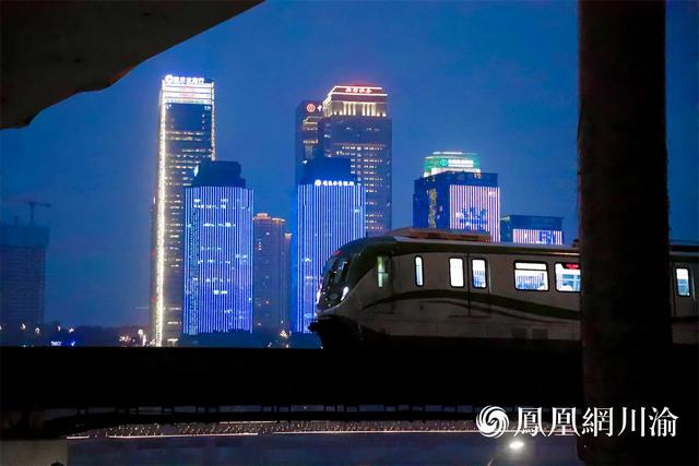 轻轨2号线全线站点线路图，新风貌丨打卡重庆轨道交通“最美车站”②单轨2号线