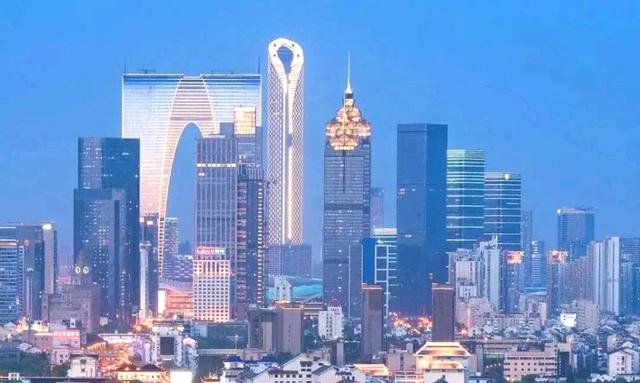 中国城市人均gdp排名，全国gdp城市排名2022最新排名前50（北京仅排第四，苏州领先深圳）