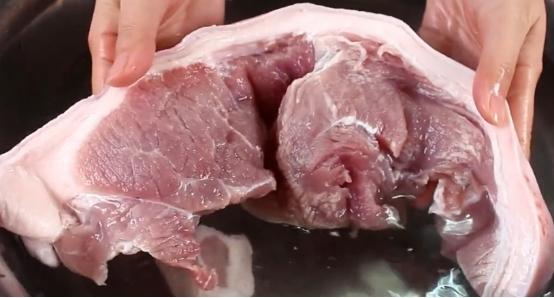 猪肉去腥的方法，猪肉去腥的最好方法（猪肉清洗有人用热水）
