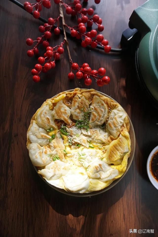 鸡蛋香菜的饺子的做法，香菜鸡蛋馅饺子（煮一锅煎一锅）